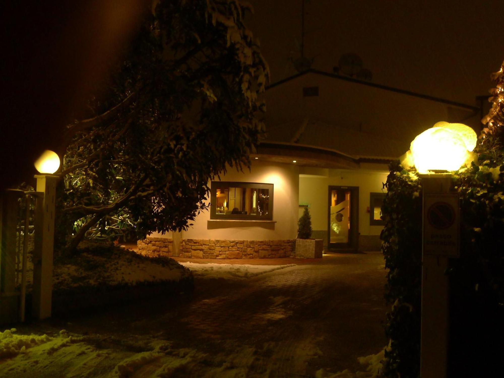 Hotel Motel K Casei Gerola ภายนอก รูปภาพ