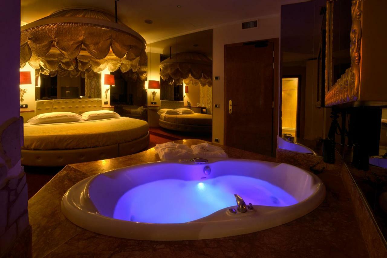 Hotel Motel K Casei Gerola ภายนอก รูปภาพ